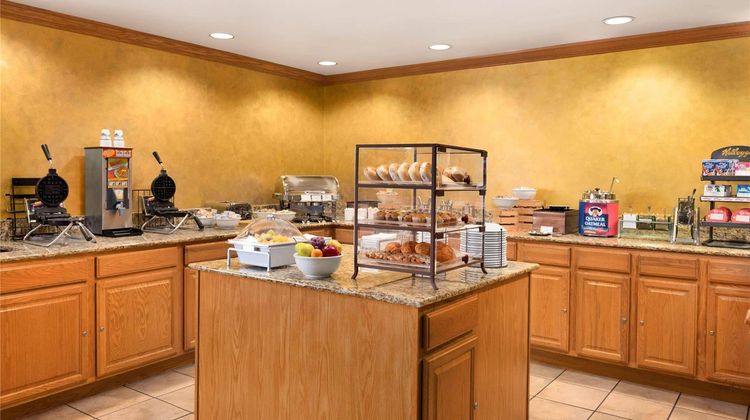 Country Inn & Suites Sycamore Restaurant