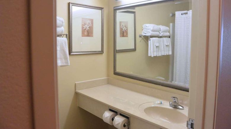 <b>Country Inn & Suites Peoria North Room</b>. Images powered by <a href="https://iceportal.shijigroup.com/" title="IcePortal" target="_blank">IcePortal</a>.