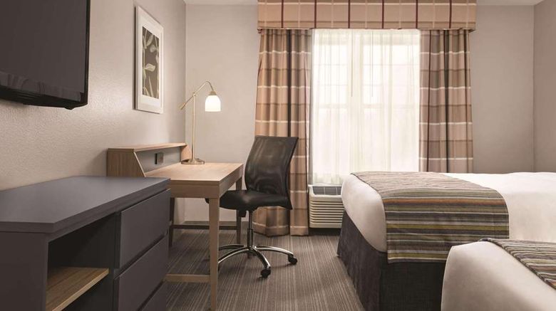 <b>Country Inn & Suites Schaumburg Room</b>. Images powered by <a href="https://iceportal.shijigroup.com/" title="IcePortal" target="_blank">IcePortal</a>.