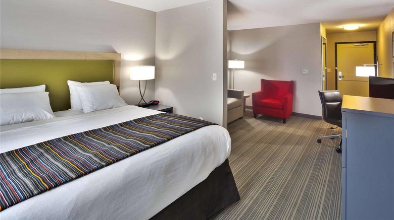 <b>Country Inn & Suites Springfield Suite</b>. Images powered by <a href="https://iceportal.shijigroup.com/" title="IcePortal" target="_blank">IcePortal</a>.
