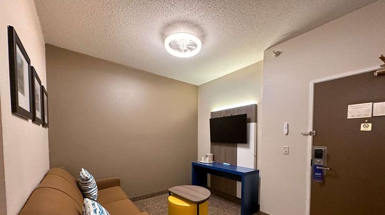 <b>Country Inn & Suites Rock Falls Room</b>. Images powered by <a href="https://iceportal.shijigroup.com/" title="IcePortal" target="_blank">IcePortal</a>.