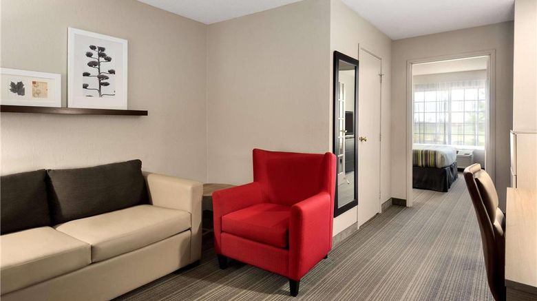 <b>Country Inn & Suites Romeoville Suite</b>. Images powered by <a href="https://iceportal.shijigroup.com/" title="IcePortal" target="_blank">IcePortal</a>.