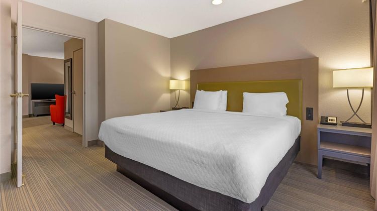 Country Inn & Suites Romeoville Suite