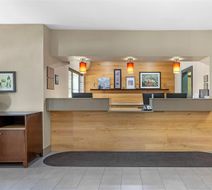 Country Inn & Suites Romeoville Lobby