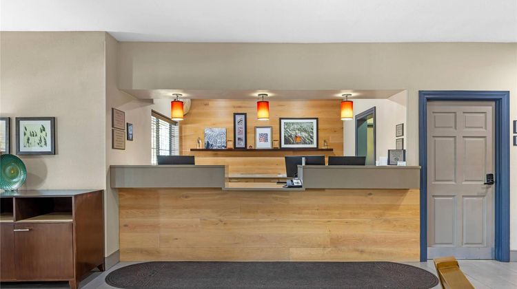 Country Inn & Suites Romeoville Lobby
