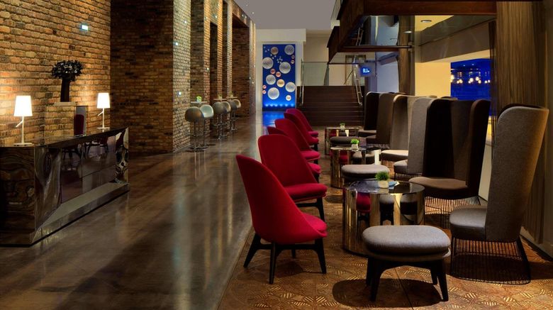 <b>Radisson Blu Aqua Hotel Lobby</b>. Images powered by <a href="https://iceportal.shijigroup.com/" title="IcePortal" target="_blank">IcePortal</a>.