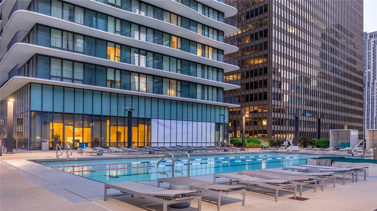 Radisson Blu Aqua Hotel Pool