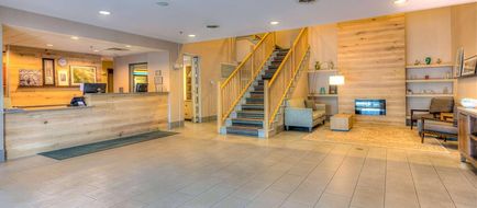 Country Inn & Suites Crystal Lake Lobby