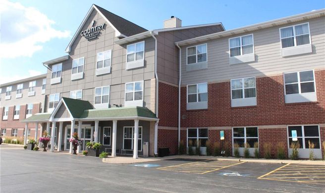 Country Inn & Suites Crystal Lake Exterior