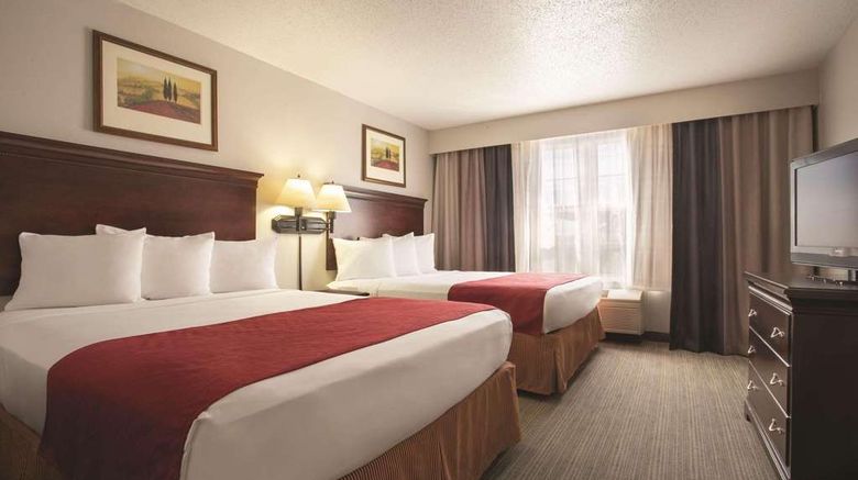 <b>Country Inn & Suites Moline Airport Suite</b>. Images powered by <a href="https://iceportal.shijigroup.com/" title="IcePortal" target="_blank">IcePortal</a>.