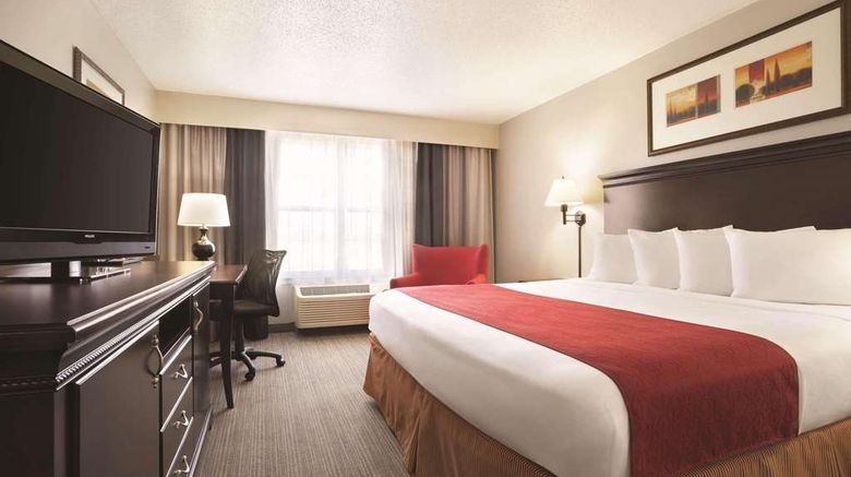 <b>Country Inn & Suites Moline Airport Room</b>. Images powered by <a href="https://iceportal.shijigroup.com/" title="IcePortal" target="_blank">IcePortal</a>.