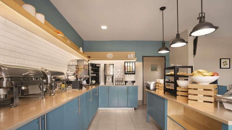 Country Inn & Suites Moline Airport Restaurant
