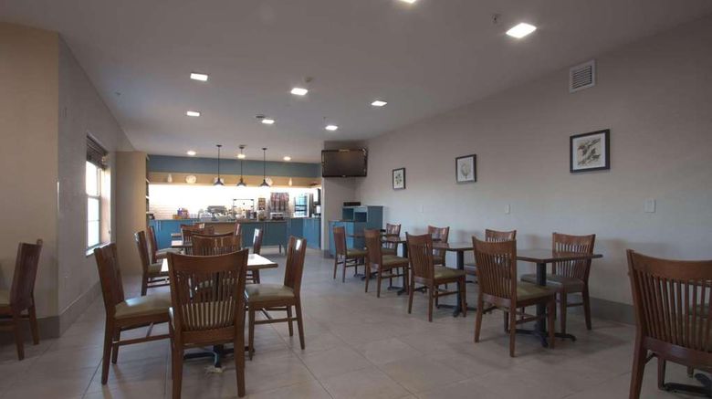 <b>Country Inn & Suites Moline Airport Restaurant</b>. Images powered by <a href="https://iceportal.shijigroup.com/" title="IcePortal" target="_blank">IcePortal</a>.