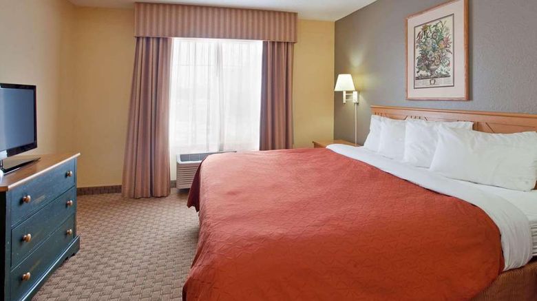 <b>Country Inn & Suites Bloomington-Normal West Room</b>. Images powered by <a href="https://iceportal.shijigroup.com/" title="IcePortal" target="_blank">IcePortal</a>.