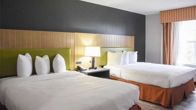 <b>Country Inn & Suites Bloomington-Normal West Room</b>. Images powered by <a href="https://iceportal.shijigroup.com/" title="IcePortal" target="_blank">IcePortal</a>.