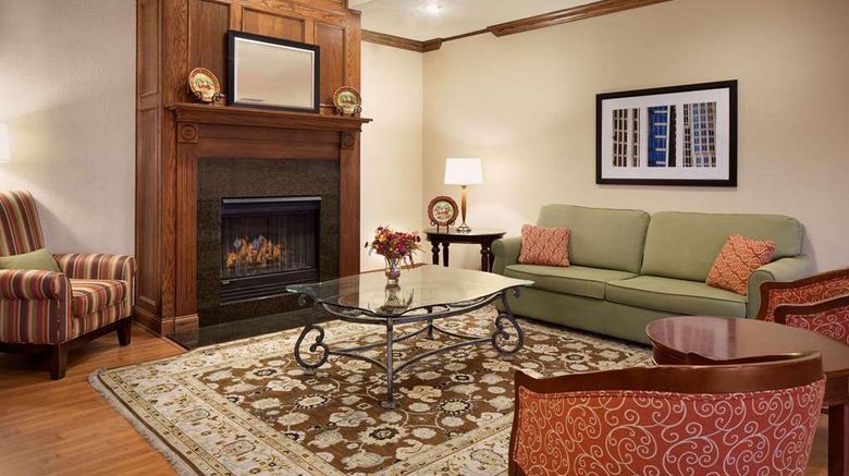 <b>Country Inn & Suites Champaign North Lobby</b>. Images powered by <a href="https://iceportal.shijigroup.com/" title="IcePortal" target="_blank">IcePortal</a>.