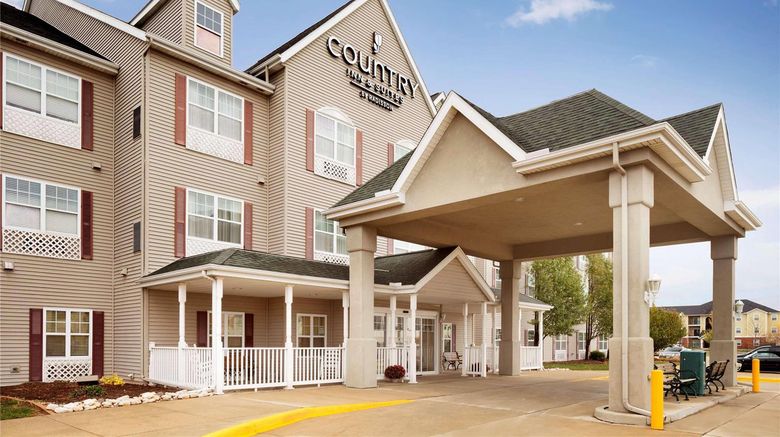 <b>Country Inn & Suites Champaign North Exterior</b>. Images powered by <a href="https://iceportal.shijigroup.com/" title="IcePortal" target="_blank">IcePortal</a>.