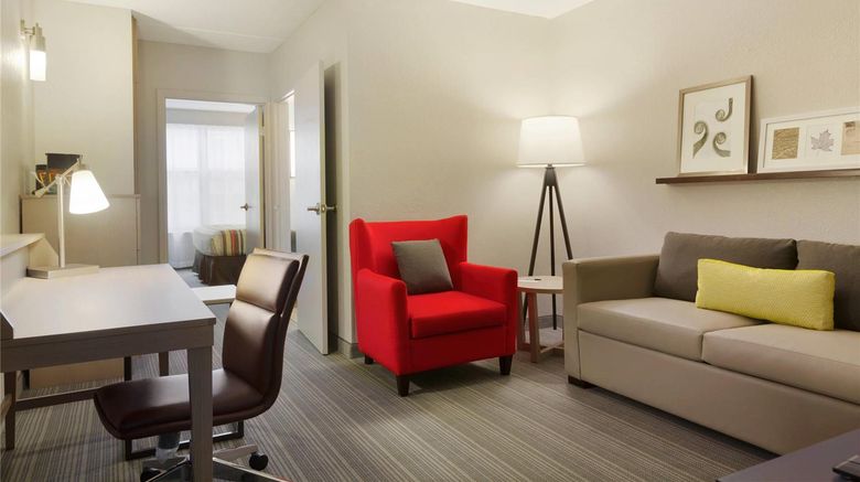 <b>Country Inn & Suites Champaign North Suite</b>. Images powered by <a href="https://iceportal.shijigroup.com/" title="IcePortal" target="_blank">IcePortal</a>.
