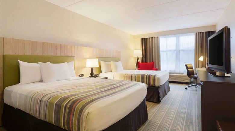<b>Country Inn & Suites Champaign North Room</b>. Images powered by <a href="https://iceportal.shijigroup.com/" title="IcePortal" target="_blank">IcePortal</a>.