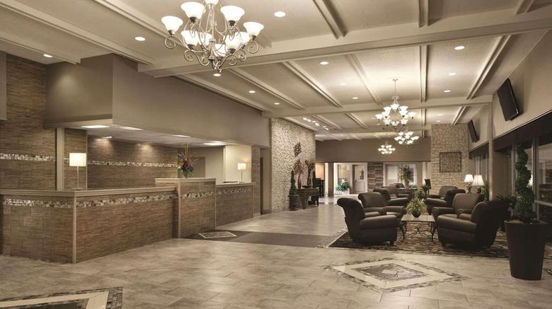 <b>Radisson Hotel Louisville North Lobby</b>. Images powered by <a href="https://iceportal.shijigroup.com/" title="IcePortal" target="_blank">IcePortal</a>.