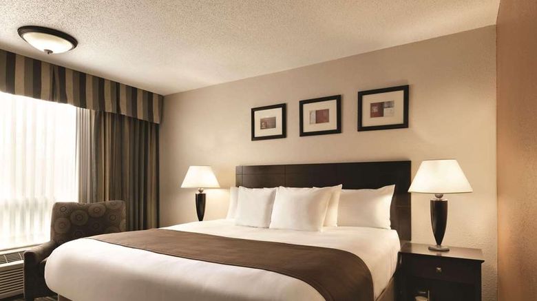<b>Radisson Hotel Louisville North Room</b>. Images powered by <a href="https://iceportal.shijigroup.com/" title="IcePortal" target="_blank">IcePortal</a>.
