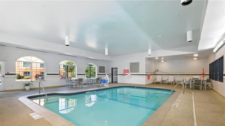 Country Inn & Suites Merrillville Pool