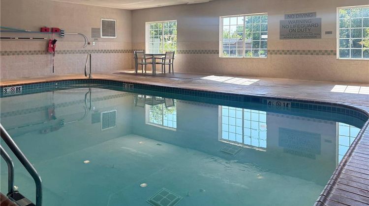 Country Inn & Suites Valparaiso Pool