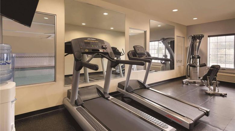 <b>Country Inn & Suites Valparaiso Health</b>. Images powered by <a href="https://iceportal.shijigroup.com/" title="IcePortal" target="_blank">IcePortal</a>.