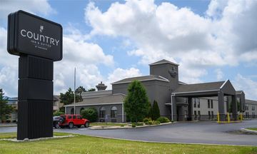 Country Inn & Suites Greenfield