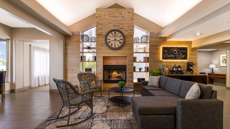 <b>Country Inn & Suites Wichita East Lobby</b>. Images powered by <a href="https://iceportal.shijigroup.com/" title="IcePortal" target="_blank">IcePortal</a>.
