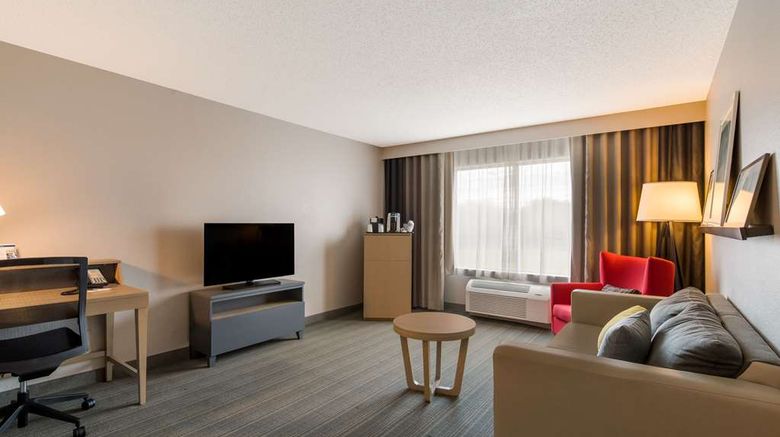 <b>Country Inn & Suites Wichita East Suite</b>. Images powered by <a href="https://iceportal.shijigroup.com/" title="IcePortal" target="_blank">IcePortal</a>.