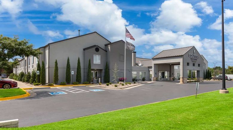 <b>Country Inn & Suites Wichita East Exterior</b>. Images powered by <a href="https://iceportal.shijigroup.com/" title="IcePortal" target="_blank">IcePortal</a>.