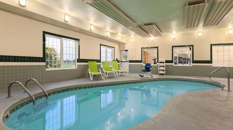<b>Country Inn & Suites by Radisson Pool</b>. Images powered by <a href="https://iceportal.shijigroup.com/" title="IcePortal" target="_blank">IcePortal</a>.