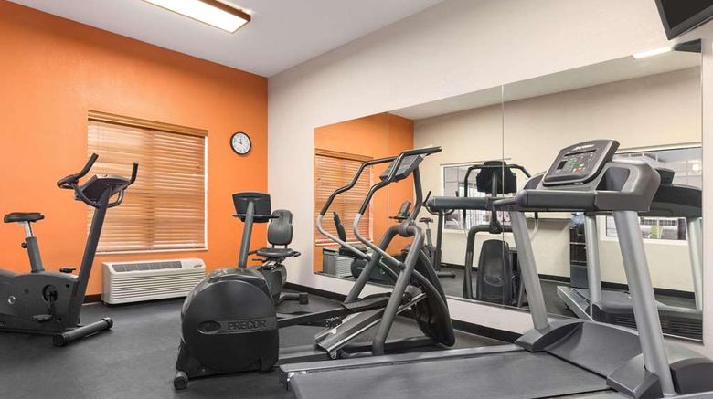 <b>Country Inn & Suites by Radisson Health</b>. Images powered by <a href="https://iceportal.shijigroup.com/" title="IcePortal" target="_blank">IcePortal</a>.
