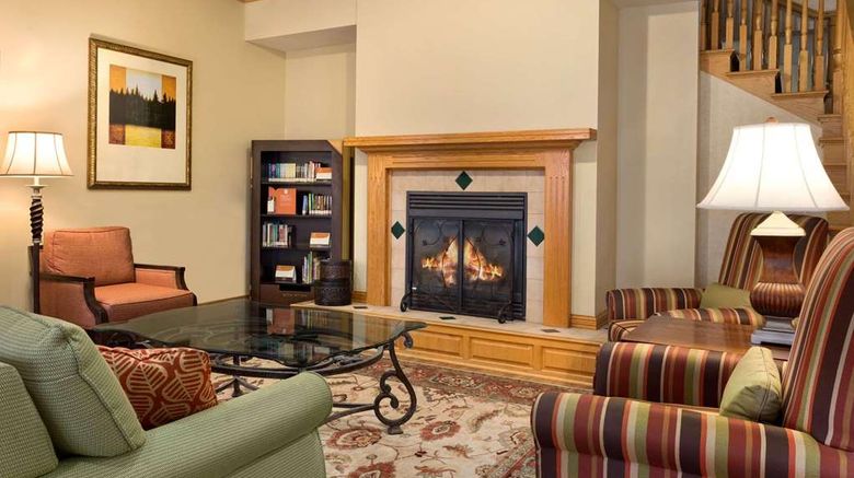 <b>Country Inn & Suites by Radisson Lobby</b>. Images powered by <a href="https://iceportal.shijigroup.com/" title="IcePortal" target="_blank">IcePortal</a>.