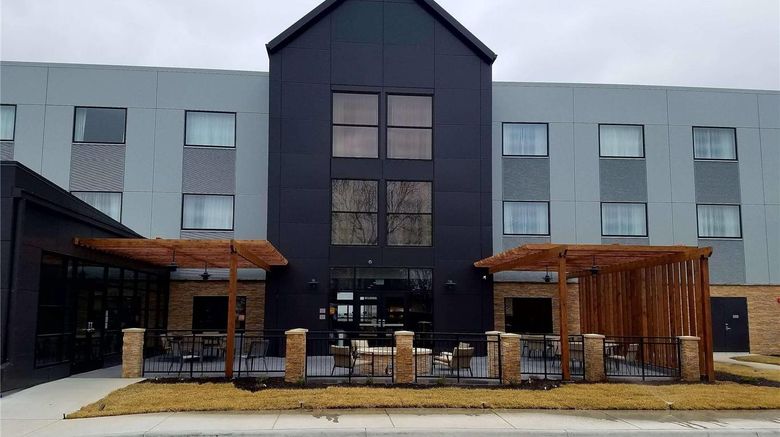 <b>Country Inn & Suites Lawrence Exterior</b>. Images powered by <a href="https://iceportal.shijigroup.com/" title="IcePortal" target="_blank">IcePortal</a>.