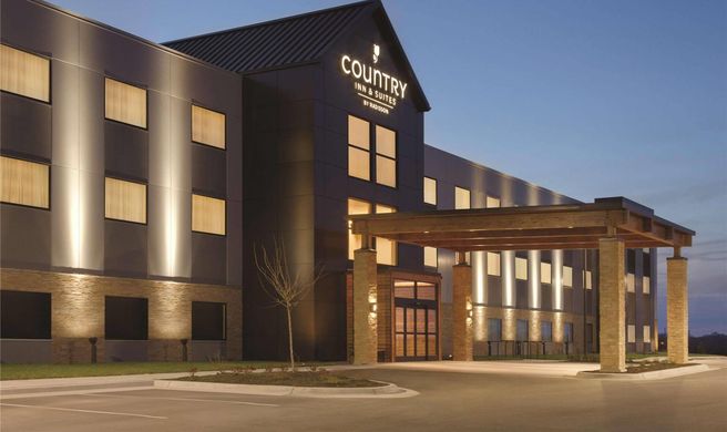 Country Inn & Suites Lawrence Exterior