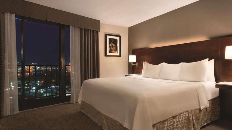 Radisson Cincinnati Riverfront Room