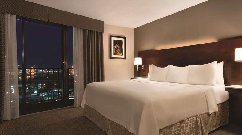 <b>Radisson Cincinnati Riverfront Room</b>. Images powered by <a href="https://iceportal.shijigroup.com/" title="IcePortal" target="_blank">IcePortal</a>.