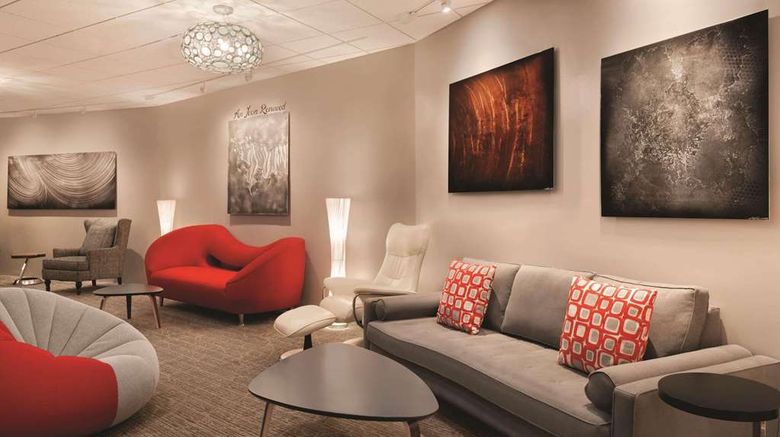 <b>Radisson Cincinnati Riverfront Lobby</b>. Images powered by <a href="https://iceportal.shijigroup.com/" title="IcePortal" target="_blank">IcePortal</a>.