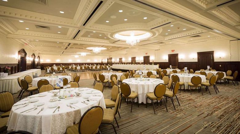 <b>Radisson Cincinnati Riverfront Meeting</b>. Images powered by <a href="https://iceportal.shijigroup.com/" title="IcePortal" target="_blank">IcePortal</a>.