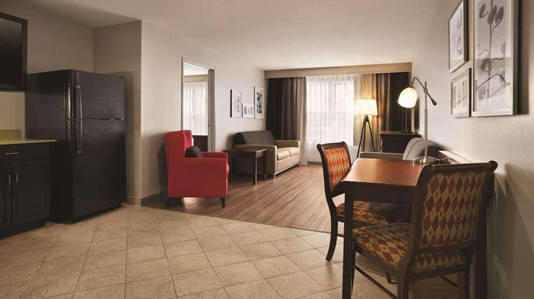 Country Inn & Suites Bowling Green Suite