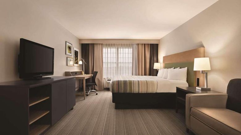 <b>Country Inn & Suites Bowling Green Suite</b>. Images powered by <a href="https://iceportal.shijigroup.com/" title="IcePortal" target="_blank">IcePortal</a>.