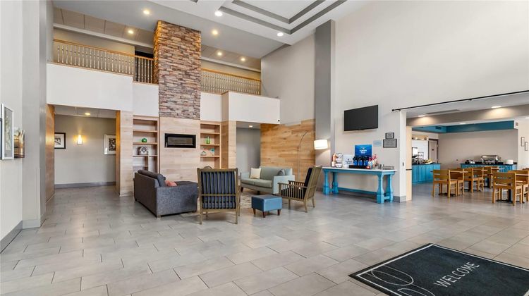 Country Inn & Suites Bowling Green Lobby