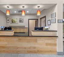 Country Inn & Suites Bowling Green Lobby