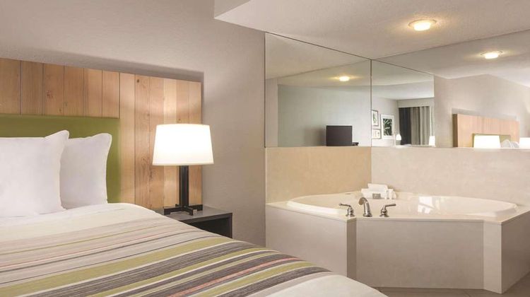 Country Inn & Suites London Suite
