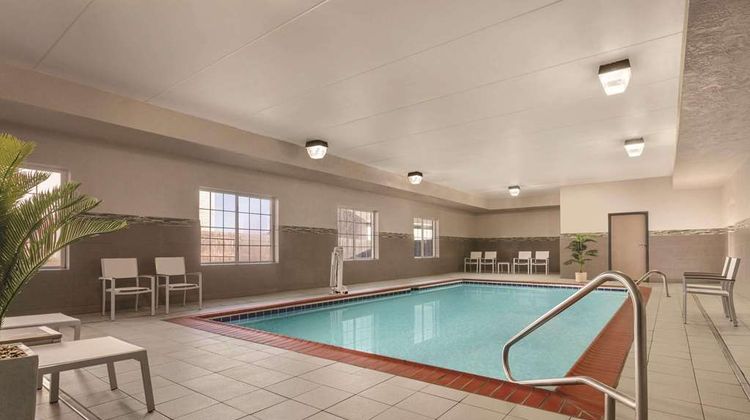 Country Inn & Suites London Pool