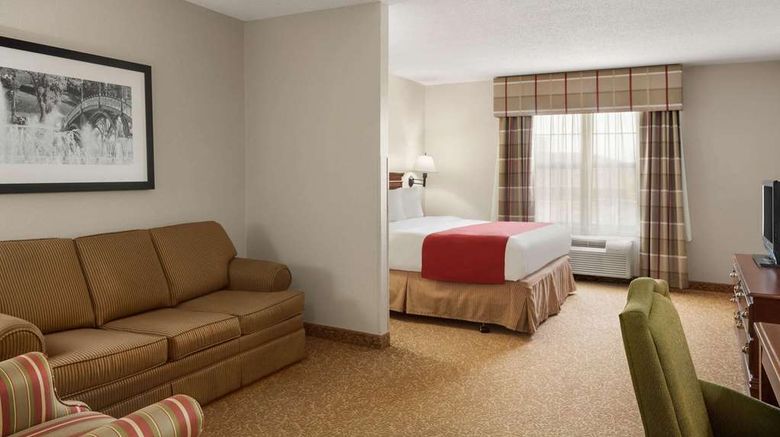 <b>Country Inn & Suites Louisville South Suite</b>. Images powered by <a href="https://iceportal.shijigroup.com/" title="IcePortal" target="_blank">IcePortal</a>.