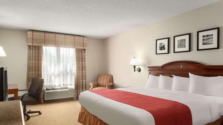<b>Country Inn & Suites Louisville South Room</b>. Images powered by <a href="https://iceportal.shijigroup.com/" title="IcePortal" target="_blank">IcePortal</a>.