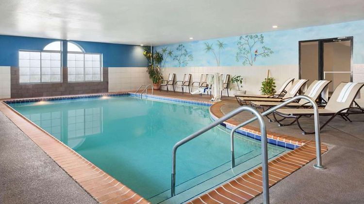Country Inn & Suites Lexington Pool